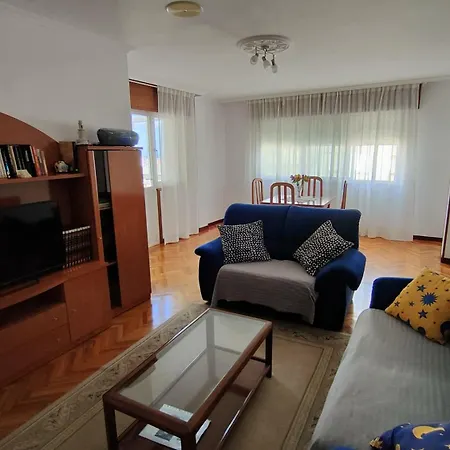 Amplio Apartamento Con Garaje En * Burela